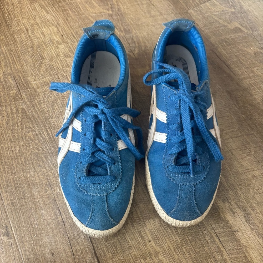 Onitsuka tiger Mexico delegation in blue and white